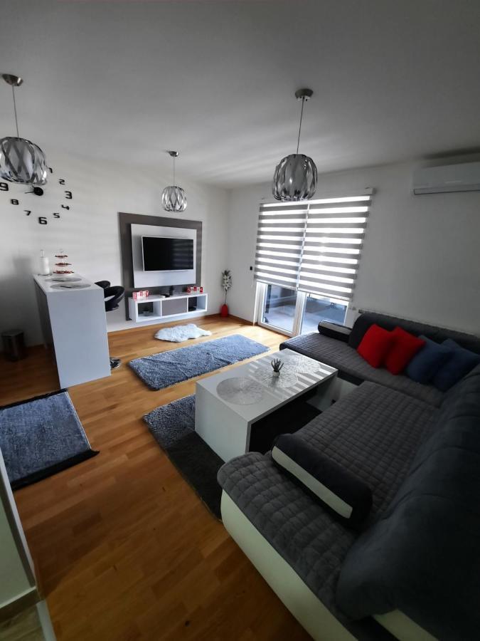 Apartman Bulevar Sarajevo - Free Parking Extérieur photo